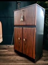 Compact Black Drinks Bar