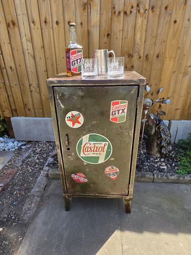 Mancave woman cave drinks - /woman,