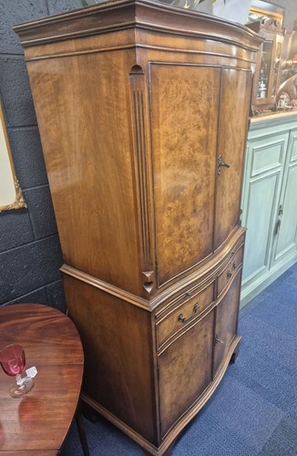 Lovely 20thc burr walnut - 20thc,